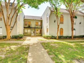 Dallas Condo in Walkable Knox Street District!