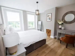 Stylish 3-bed Apartment in the Heritage Quarter