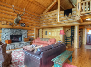 Mounticello Log Cabin - 4 Br Home