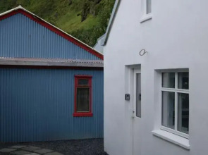 Charming House Vík