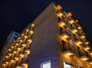 Le Grove Hotel