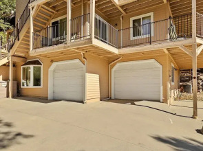 Bearfoot Lodge Near Hiking & Skiing!
