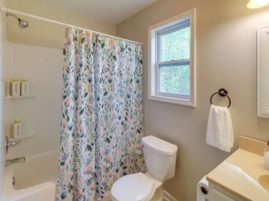 Peaceful Ellijay Home w/ Deck - Hike & Fish!