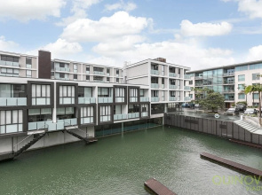 QV Design Lighter Quay Apartment - 785