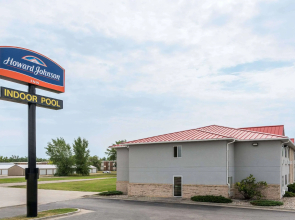 Howard Johnson by Wyndham West Fargo