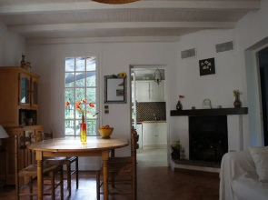 Charming Holiday Home in Régusse, Provence With Terrace