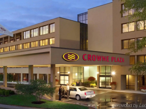 Crowne Plaza Indianapolis-Airport by IHG