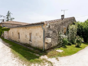 Villa With 4 Bedrooms in Génissac, With Private Pool, Furnished Garden and Wifi