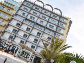 2 BDR seaview Sunny
