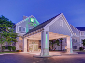 Holiday Inn Hotel & Suites-Milwaukee Airport by IHG
