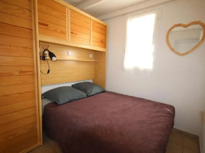 Maison d'angle climatisée dans résidence avec piscine commune , 4 couchages , 400 m de la plage de PORTIRAGNE LRJP121