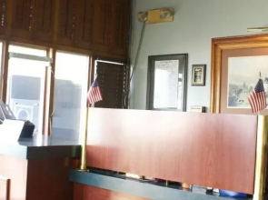 Budget Host Travelers Motel