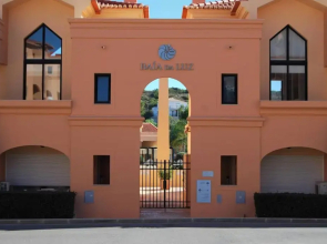 Stunning 2 Bedroom Apartment 500m to Luz Beach