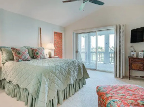 Cozy Oceanview Villa Just Steps From Beach And Pool 3 Bedroom Villa by Peace Vacations