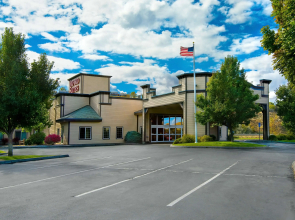 Oxford Suites Pendleton