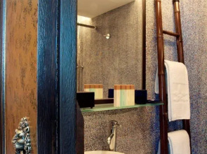 Lan Kwai Fong Hotel @ Kau U Fong