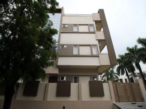 OYO 9888 Home Modern Stay near Celebration Mall