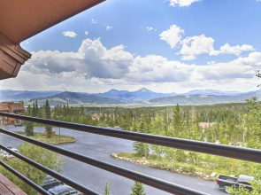 Resort Perks & Trail Access: Silverthorne Condo!