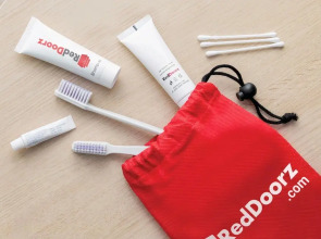 RedDoorz Near Tan Dinh Market 3