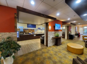 Holiday Inn Express & Suites Sandusky by IHG