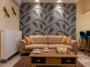 Maison De Luxx, A9 Central Lux