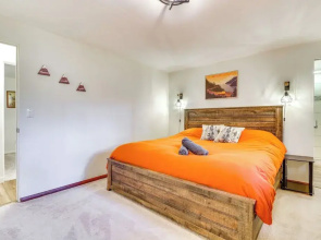 Classic Woodinville Wine Country Escape!