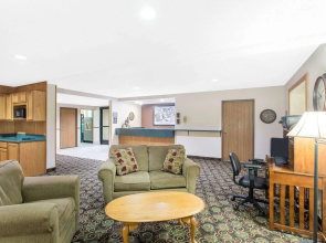 Super 8 by Wyndham Dodgeville