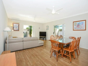 All Seasons Port Elliot Holiday House