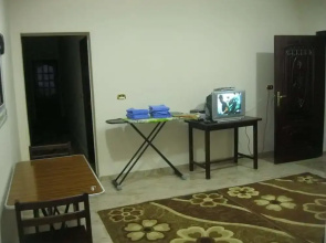 Three Bedroom Apartment With Pyramids View