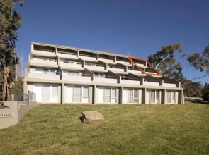 Cascades 18/3 Kurrajong Street