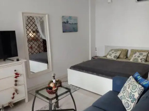 Seaview Modern Studio