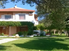 Pythos Studios and Apartments
