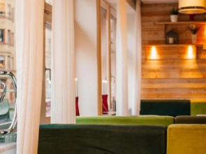 Slottsskogens Hostel