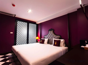 Violet Tower at Khaosan Palace