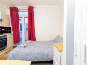 Cosy studio flat in the Polygon