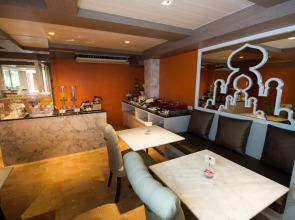 Violet Tower at Khaosan Palace