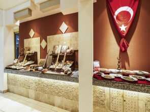 Robinson Camyuva - Adults only