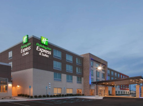 Holiday Inn Express and Suites Detroit/Sterling Heights by IHG