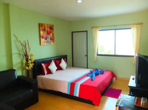 Sea Beach Koh Larn 2