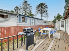 Rockaway Beach Home, Walk to Ocean, Pet Friendly!