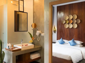 Room-deluxe Double Room With Patio or Ba