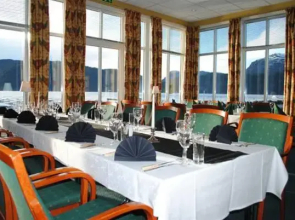 Ryfylke Fjordhotel og Basecamp
