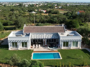 Semi-detached Villa With Pool In Rural Setting