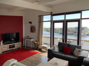 Comfy Holiday Home With a Private Jetty, in Lemmer