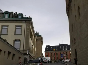 HSH Barre 6 - City Apartment next Cathedral Lausanne