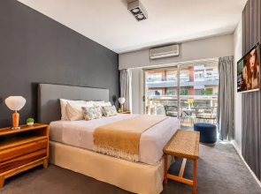 2BR Family Apt Puente de la Mujer View