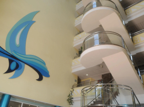 Hotel Alone/Tropic
