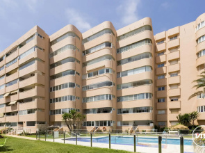 Rio in Fuengirola with 3 bedrooms and 2 bathrooms
