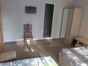 Str.Agmashenebeli 548