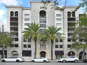 Dharma Home Suites Coral Gables at Gables Grand Plaza